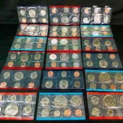 SHBR927 Bureau Of The Mint Uncirculated Mint Sets	18 sealed sets with 6 items in each set.
