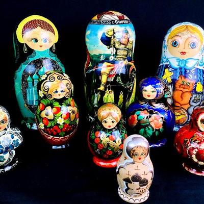 SHBR903 Russian Nesting Doll Collection	9 nesting dolls in various sizes, colors and manufacturers.
