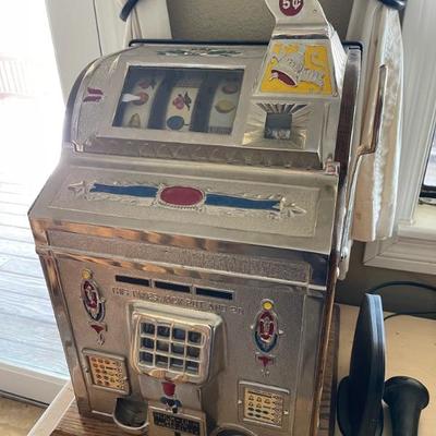 Vintage slot machine WORKS