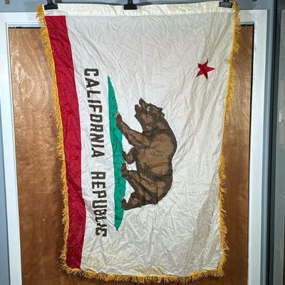 (1PC) VINTAGE CALIFORNIA REPUBLIC FLAG | Vintage California Republic flag featuring yellow fringe. Vinyl material.