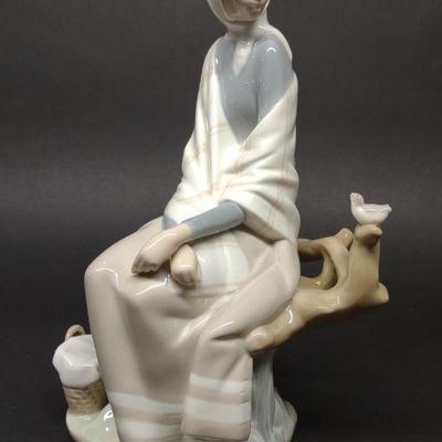 Lladro New Shepherdess #4576 Porcelain Figure