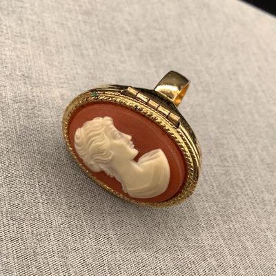 Cameo scent ring