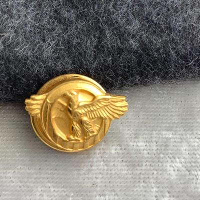 Honorable Service Lapel Button, Cast Metal Military WWII 