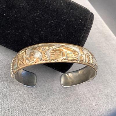 Story tell bracelet