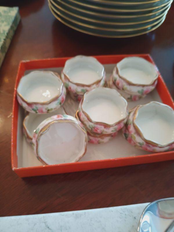 Willow Tree Estate Sales in Four Seasons Smithville