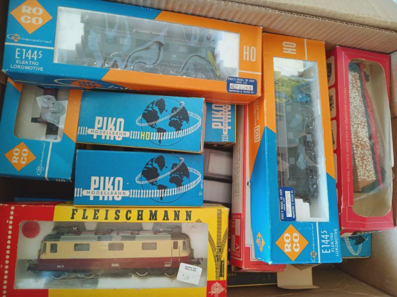 Willow Tree Estate Sales in Four Seasons Smithville