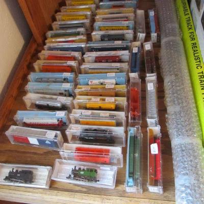 Nice vintage train collection, never opened