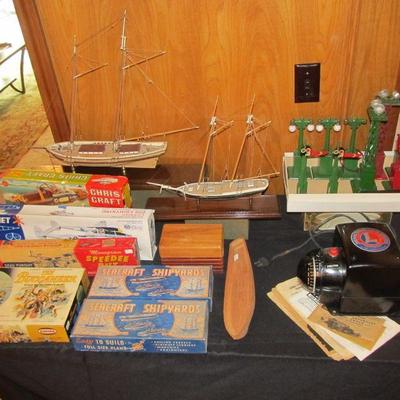 Large vintage LIONEL toy train collection