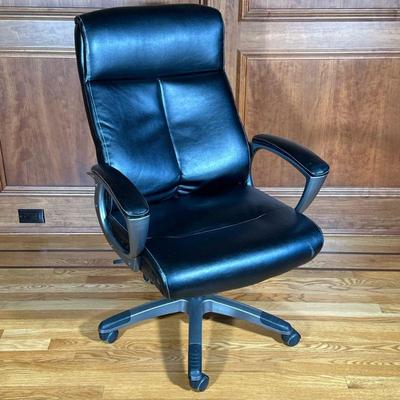 WEDGEMERE OFFICE CHAIR | l. 31 x w. 27 x h. 42 in