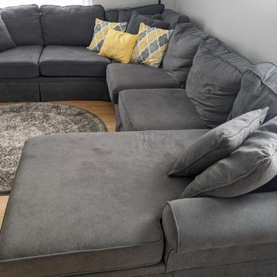 Extra large sectional sofa, great condition 