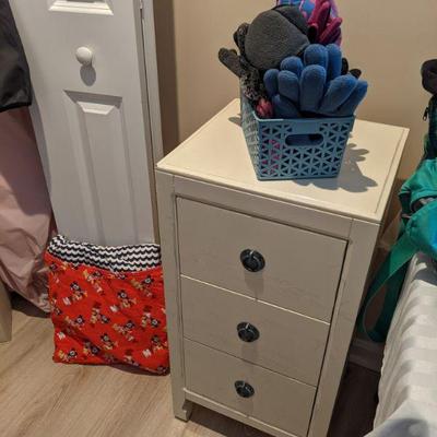 Cute 3 drawer cabinet 