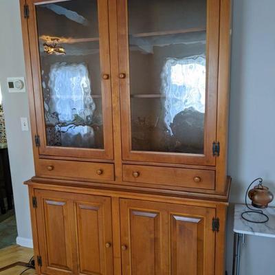 Beautiful, well constructed hutch
