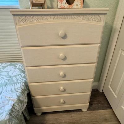 Bedroom set $400 Twin headboards, night stand and dresser 
