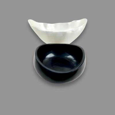 #19 â€¢ Kenny Mack Iridescent Resin Serving Bowls in Ebony & White Pearl

