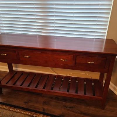 Kincaid buffet or entry table