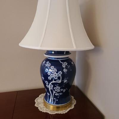 Jonathan Y blue & white ginger jar lamp