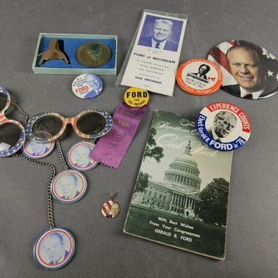 Lot 7 | Gerald Ford Pinback Buttons & More