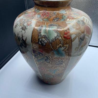 241 Japanese ginger vase 13 inch height 10 inch diameter