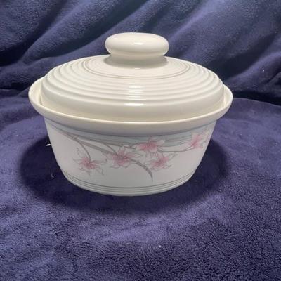 Royal Doulton Fresh Flowers 2.5  covered casserole -$28