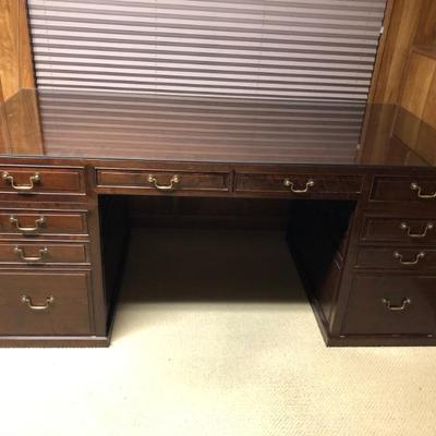 Executive Style Desk finished on all 4 sides. L:72in | D: 34in | H 30 in. The desk comes apart in 3 parts for easier moving (Part 1:...
