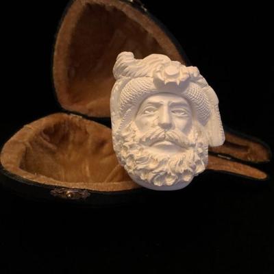 Vintage Carved Meerschaum Pipe with case