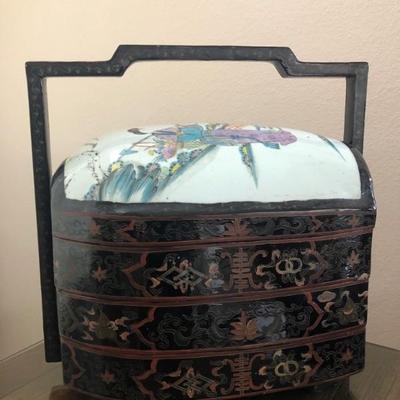 Japanese Lacquer and Porcelain Lunch Box with 3 compartments. L: 17.1/8in | D: 7.7/8in | H: 18in