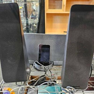 #4074 â€¢ Bose iPod Dock with iPod Touch and Vaio Speakers
