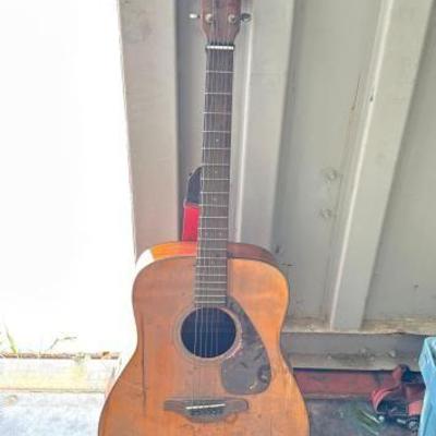 #8684 â€¢ Yamaha Acoustic Guitar
