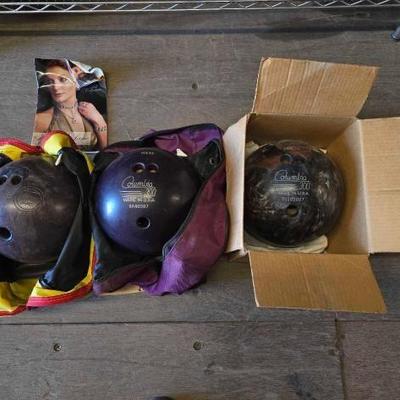 #4078 â€¢ (3) Bowling Balls with (2) Carrying Bags
