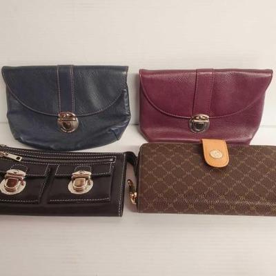 #6210 â€¢ (4) Handbags
