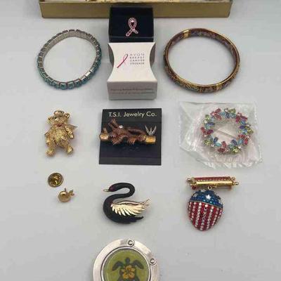 FTM107-Fantastic Lot Of Pins, Brooches, Bracelets And More