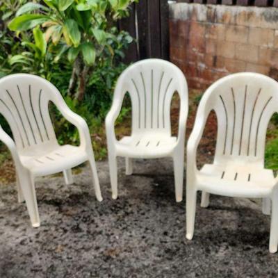 FTM002 - Plastic Patio Chairs (3)