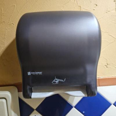 Lot 55 | San Jamar Paper Towel Dispenser