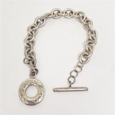 Lot 010  
Tiffany and Co. Sterling Silver Vintage Toggle Bracelet
