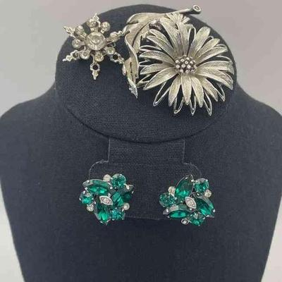 Eisenberg Ice Emerald Green Crystal Clip On Earrings * Vintage Silver Tone Lisner Chrysanthemum Brooch * Faceted Glass Vintage Snowflake...