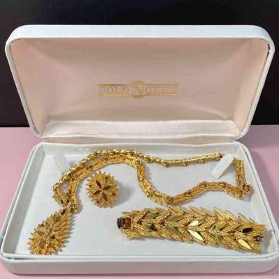Vintage Jewelry Box Set Gold Tone * Necklace * Bracelet * Ring Set
