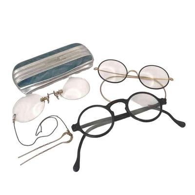 Vintage Wire Rim Eyeglasses * Plastic Frame * Eyeglass Case
