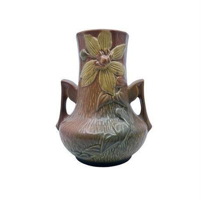 Lot 307   15 Bid(s)
Roseville Clematis 106-7 Brown Bulbous Vase
