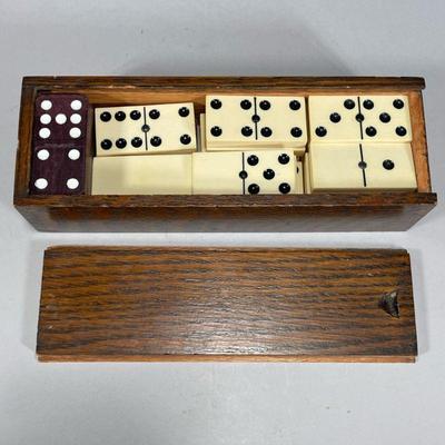 DOMINO SET | Antique set of dominoes