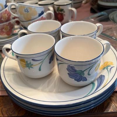 Four setting cup and plate set