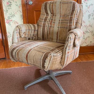 1970's swivel chair