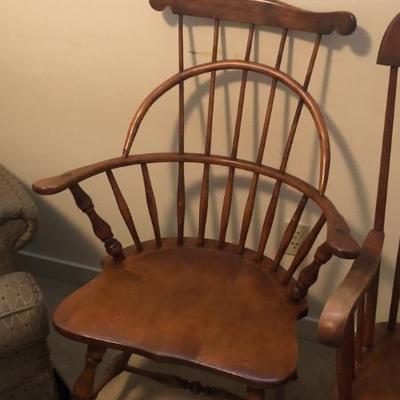 Nice ! Antique Windsor chairs 