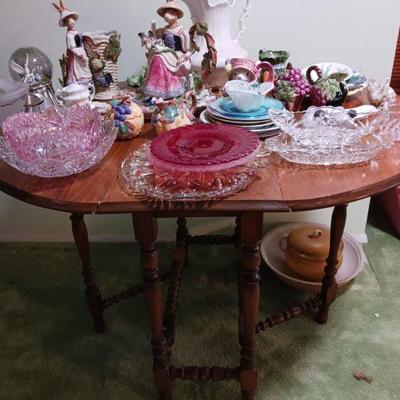 Gateleg table, fitz and floyd, antique china