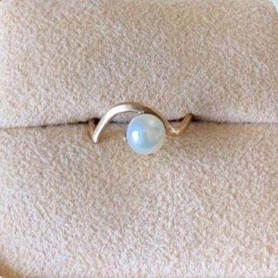 14k ring with pearl 