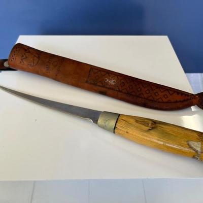 Finnish fishing knife with leather holster