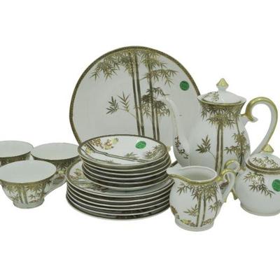 CRAFTSMAN JAPANESE CHINA TEA SET IN THE PATTERN "KUTANI" - 21 Pieces