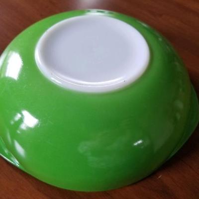 Green Pyrex bowl