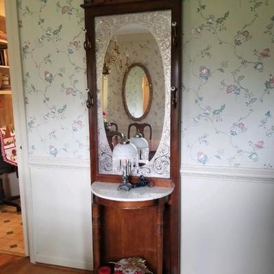 Mirrored hall tree