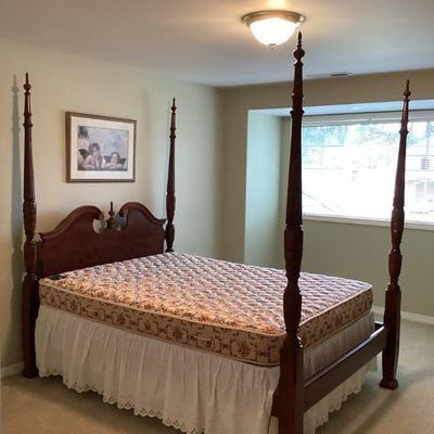 NIAD116 Traditional Carved Poles Four Poster Bed	Beautiful colonial style mahogany? Cherry? four poster, queen size bed. Comes with very...