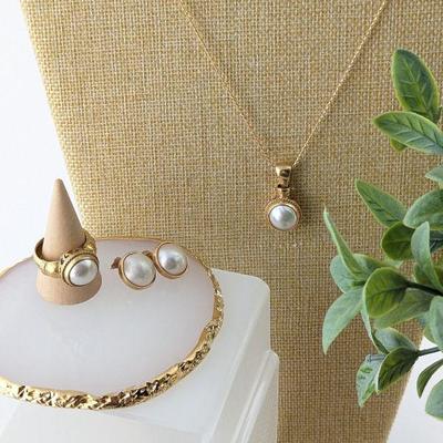 14K Yellow Gold & Mabe Pearl Necklace, Ring & Earrings